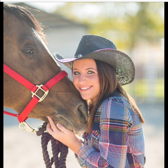 Meet your Posher, Leslie - Picture 1 of 1